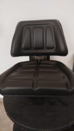 81941000 - Assento universal para tratores